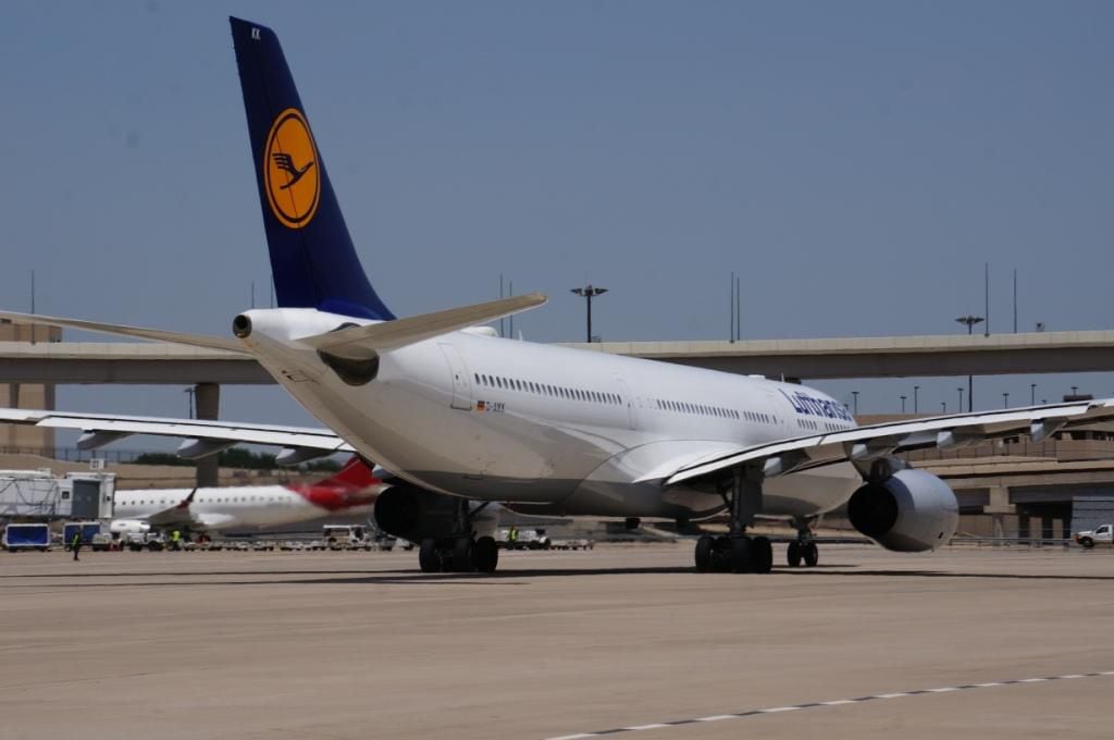 Una foto de archivo donde se ve un avión de la aerolínea Lufthansa. Un vuelo de dicha...