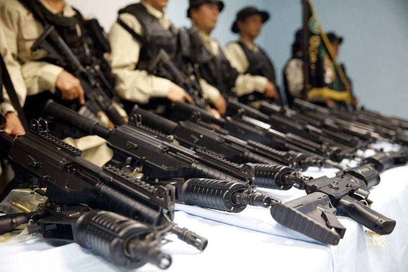 Armas de alto poder incautadas por la policía federal en Tamaulipas, México.(AGENCIA REFORMA)
