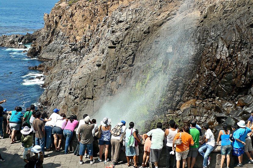 Además de deleitar con sus aguas y su malecón, la ciudad de Ensenada, ubicada en la Bahía de...