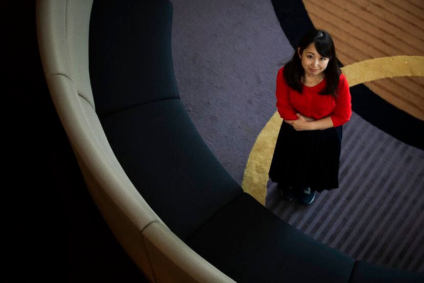 Yumi Ishikawa, activista japonesa en contra de obligar a las mujeres a llevar zapatos de...