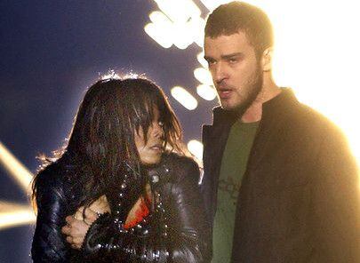 ARCHIVO – En esta foto del 1 de febrero de 2004, aparecen Janet Jackson y Justin Timberlake,...
