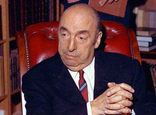 Pablo Neruda en una foto de archivo de 1971. (AP Photo/Michel Lipchitz, File)
