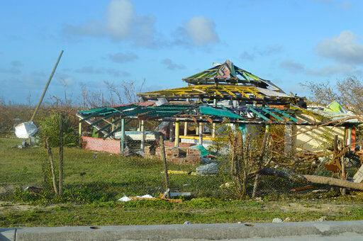 En esta imagen del jueves 7 de septiembre de 2017, un edificio dañado por el huracán Irma en...