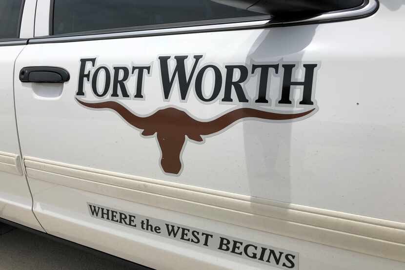 La policía de Fort Worth detuvo a cinco estudiantes de una secundaria debido a una pelea.