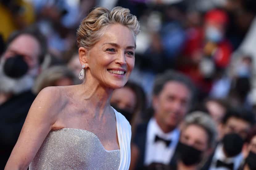Sharon Stone en el Festival de Cine de Cannes el 17 de julio de 2021. La actriz confesó en...