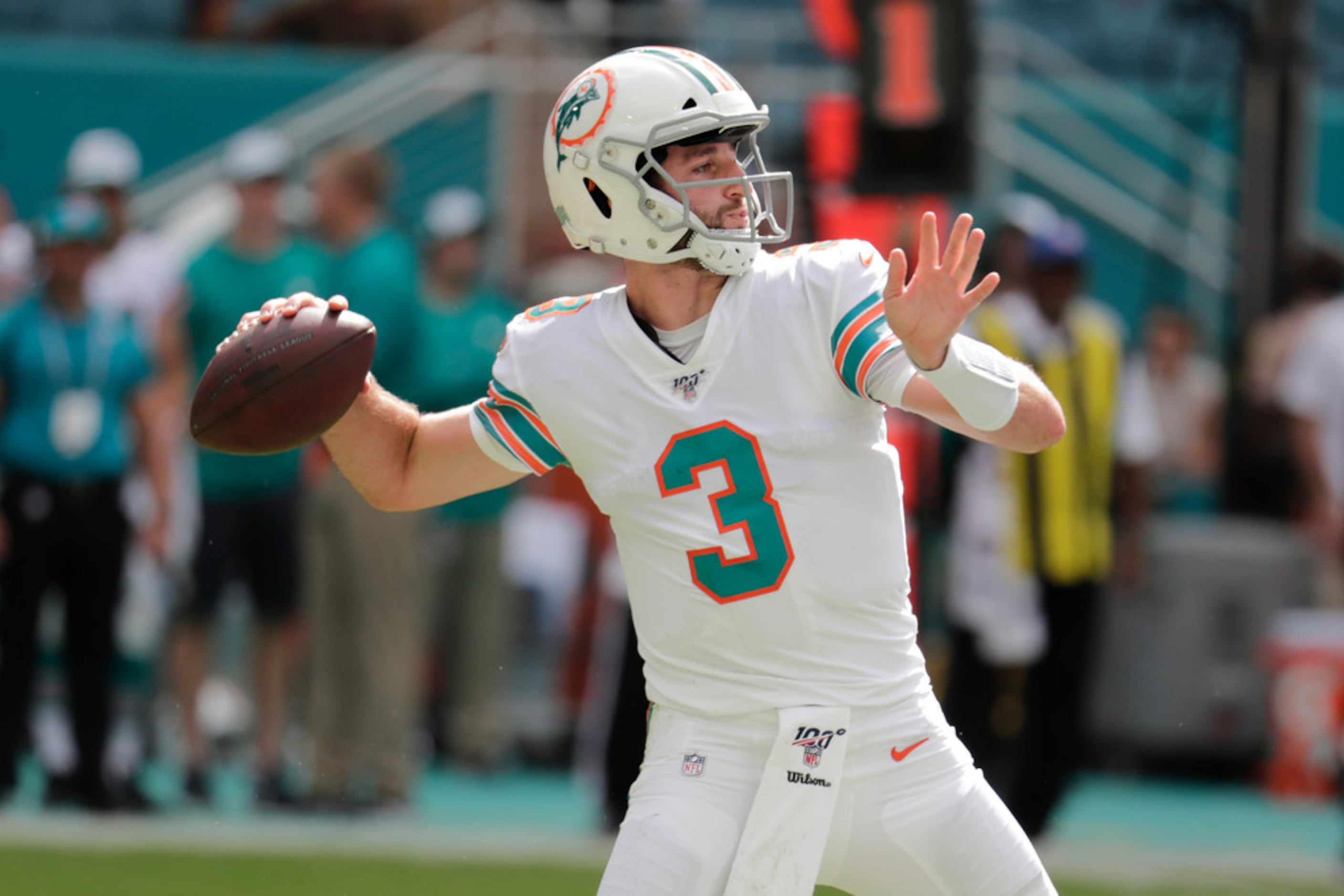 Miami Dolphins to start QB Josh Rosen over Ryan Fitzpatrick 