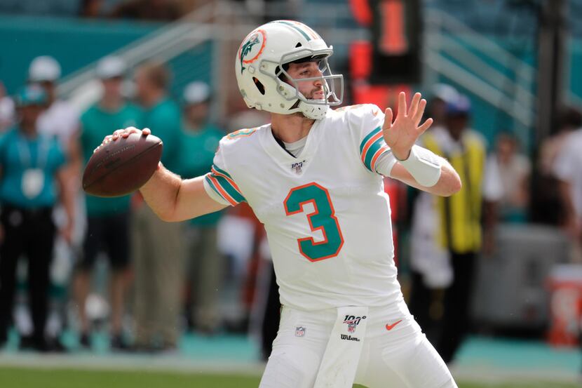 Miami Dolphins quarterback Josh Rosen (3) looks to pass, during the second half at an NFL...