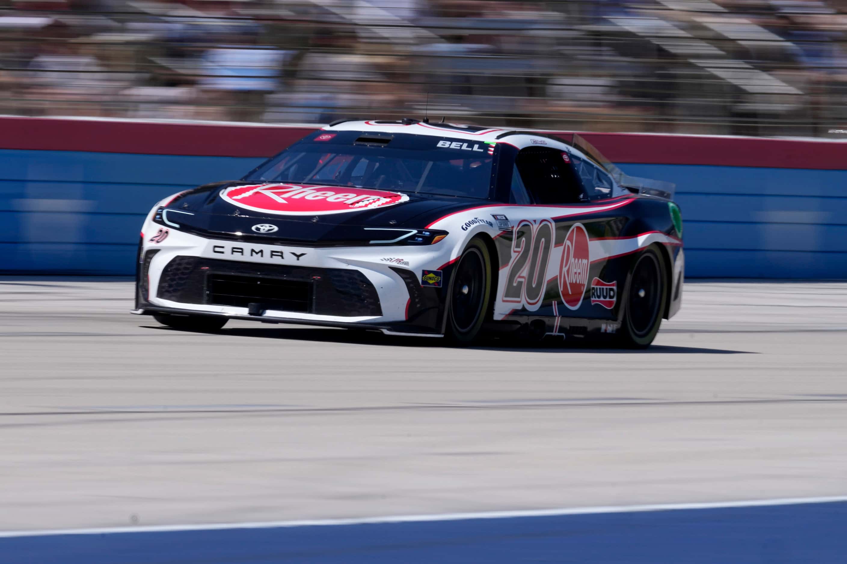 Christopher Bell (20) heads down the front stretch during a NASCAR Cup Series auto race at...