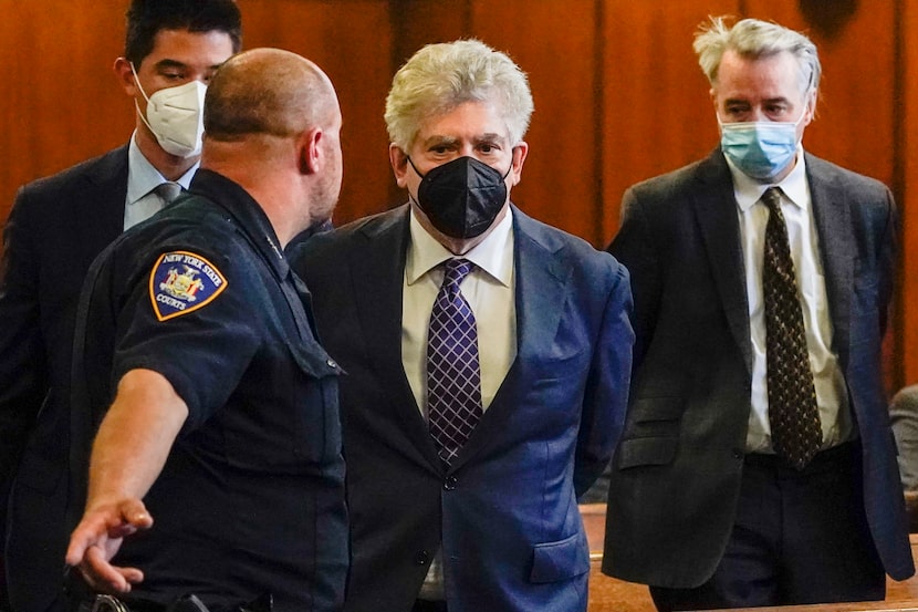 Glenn Horowitz, center, alongside Craig Inciardi, right, appear in criminal court after...