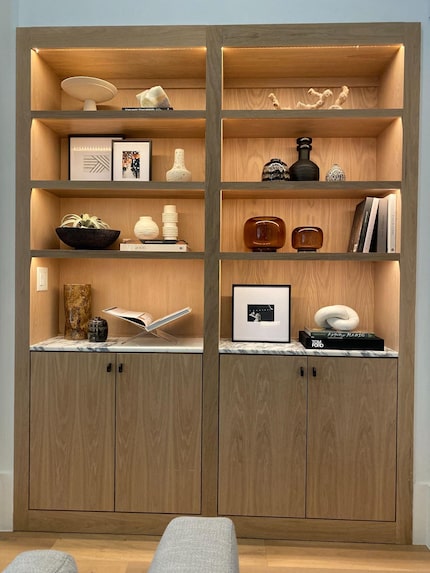 Bookshelves with knick-knacks