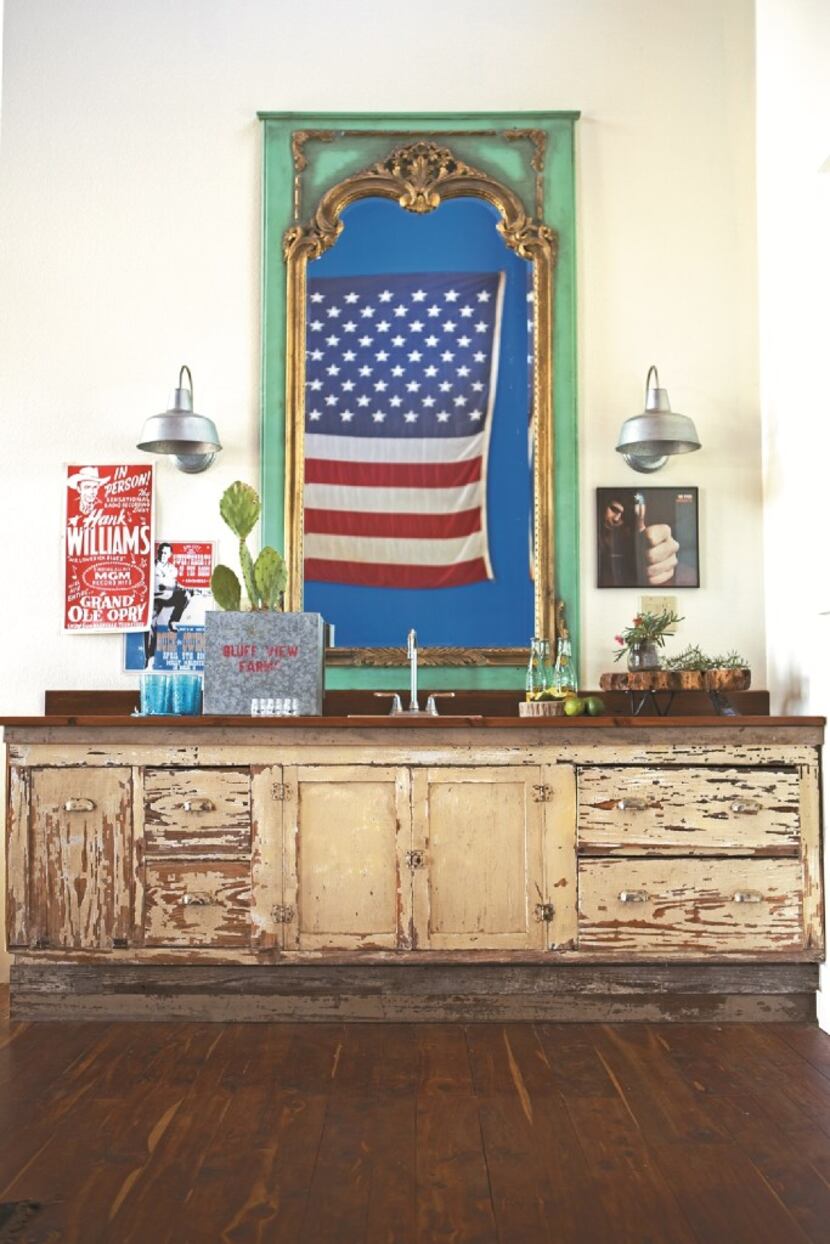 One of the Junk Gypsies' favorite messages to play up is patriotism. The Round Top-based...