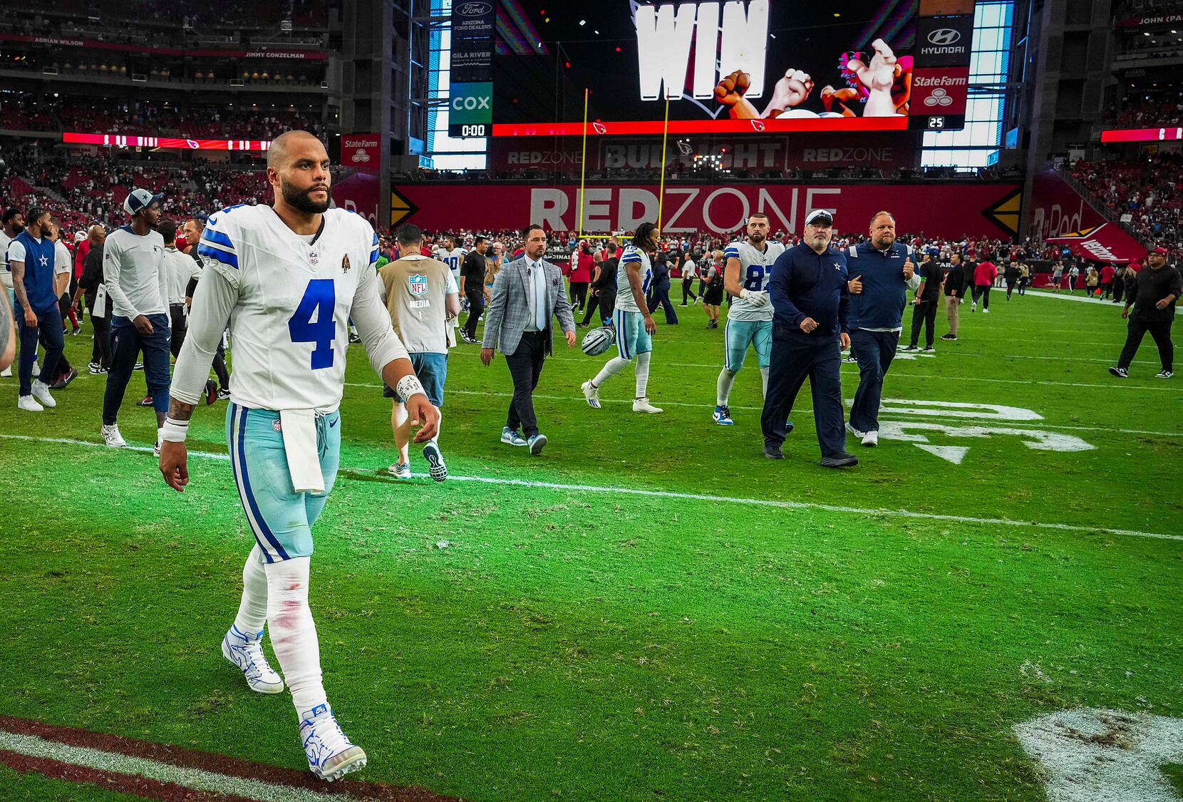 Behind-the-scenes of 'Thursday Night Football' at State Farm Stadium