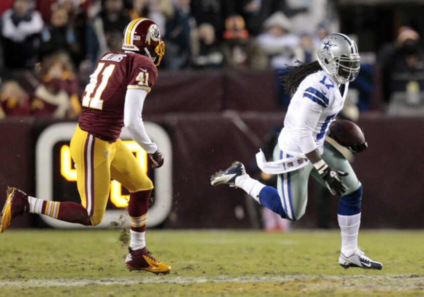 Dallas Cowboys wide receiver Dwayne Harris (17) runs up the field as Washington Redskins...