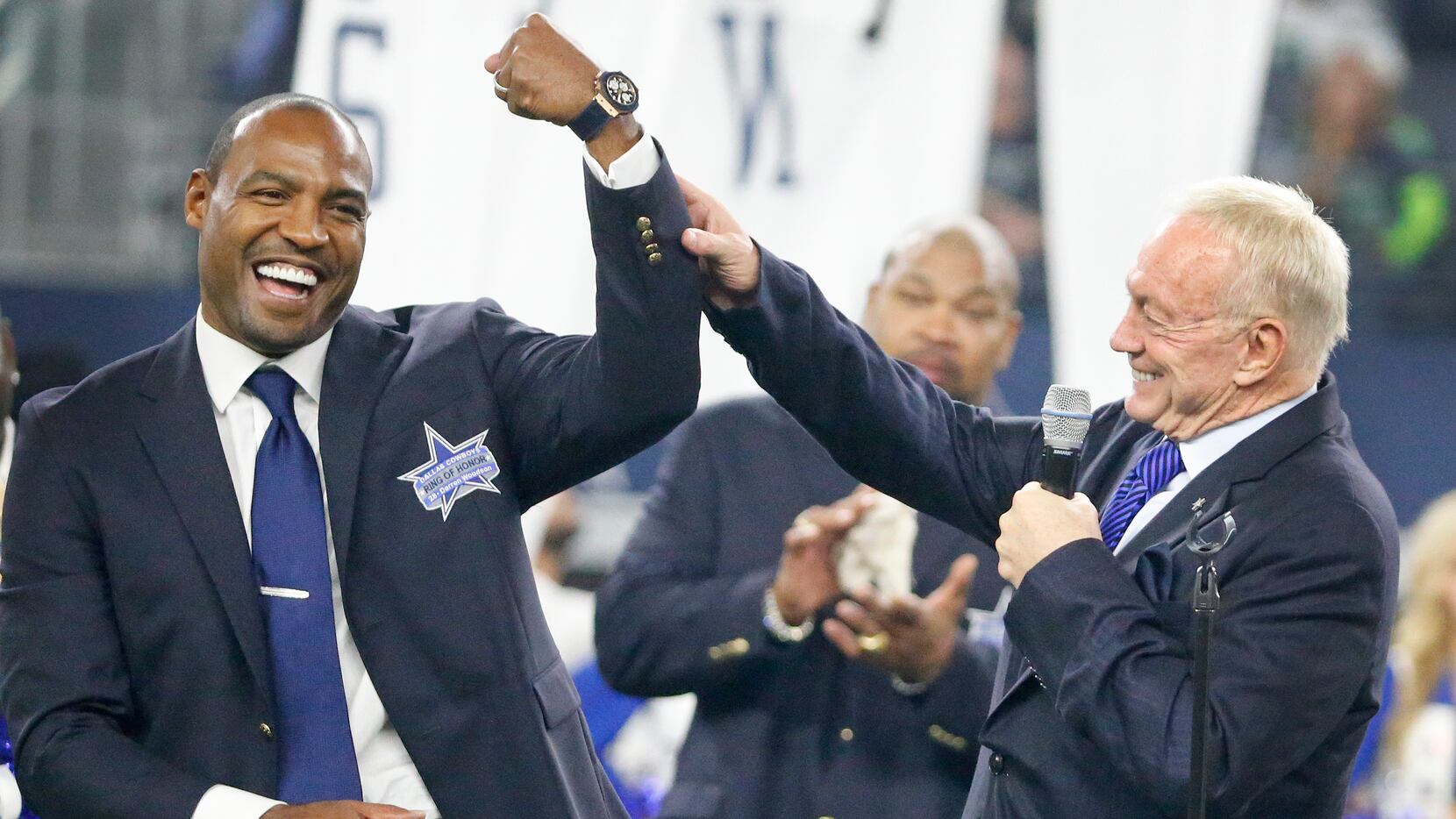 Former Cowboys safety Darren Woodson has signed off in the broadcasting booth to take a spot...