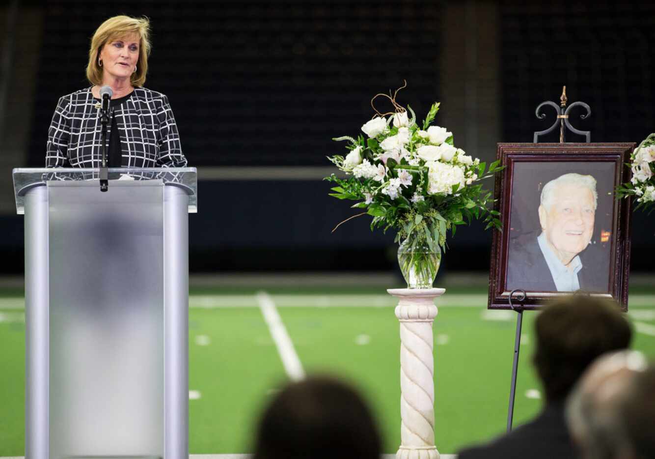 Robin Fry, daughter of Hayden Fry, speaks during a celebration of life service for Hayden...