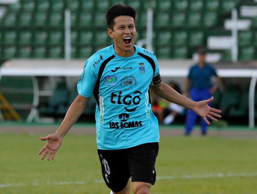 Joselito Vaca juega con el Blooming de Bolivia. Foto cortesía Diario El Deber.