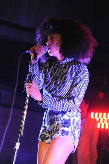 Solange performing at 35 Denton in 2013.