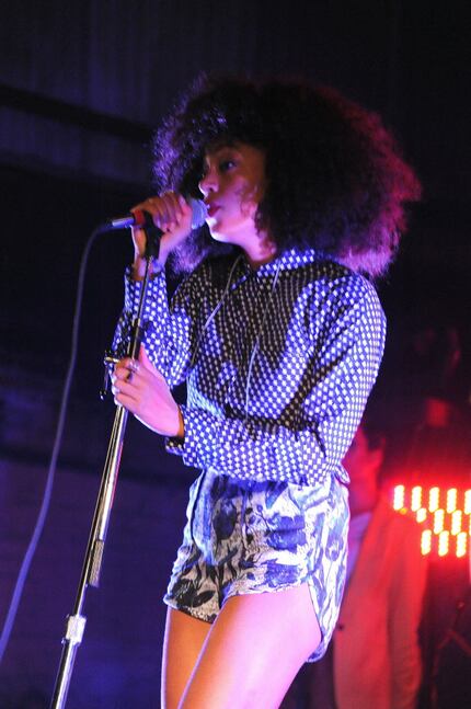 Solange performing at 35 Denton in 2013.