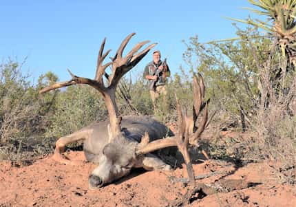 Last November, San Angelo hunter Greg Simons brought down this massive 27 point free ranging...