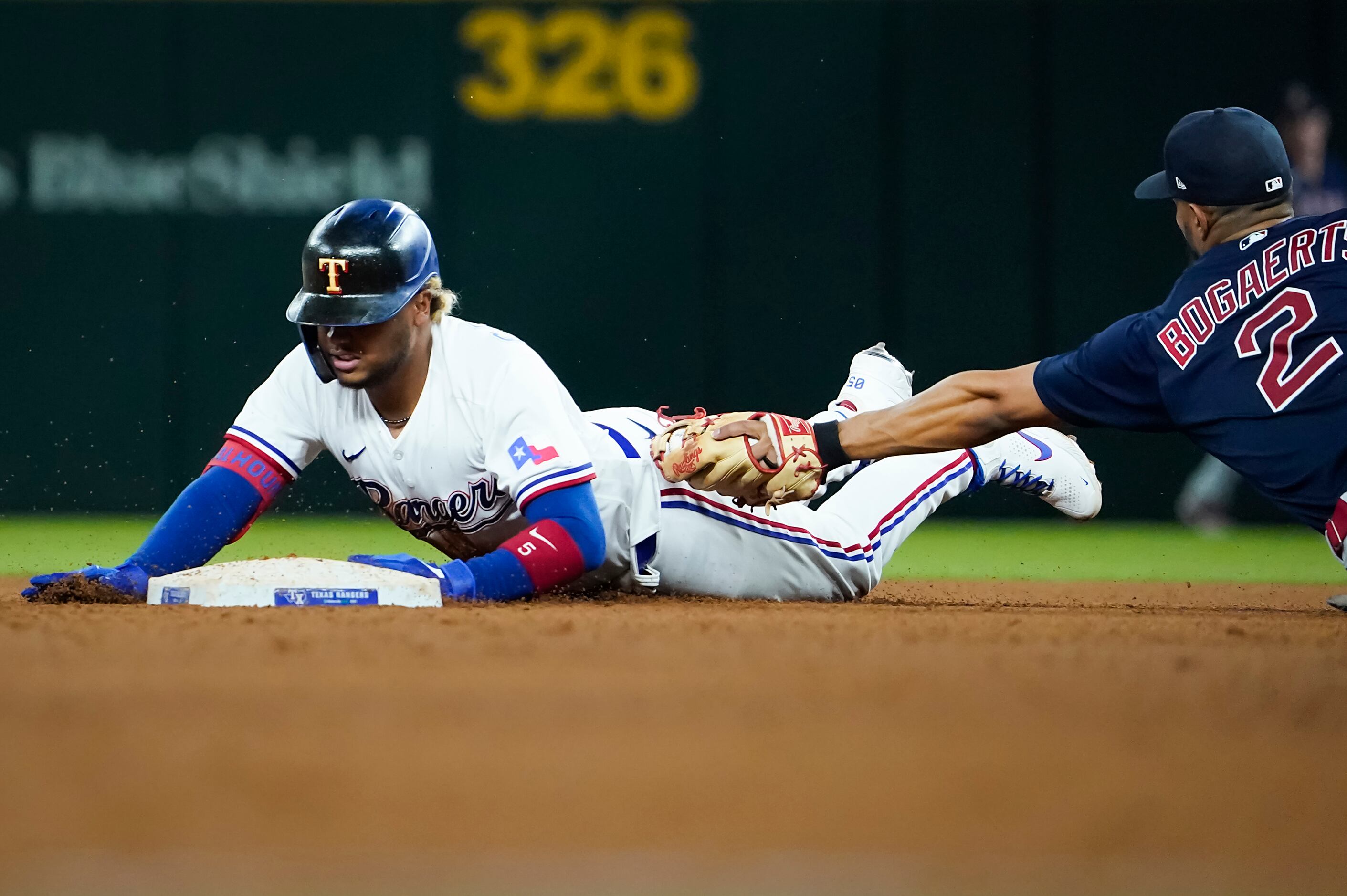 Photos: Good as gold! Joey Gallo, Isiah Kiner-Falefa receive gold gloves  before the Rangers game