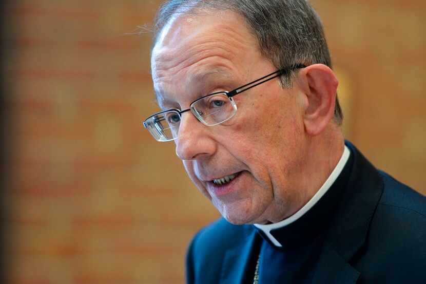 ARCHIVO – En esta foto del 6 de abril del 2018, el obispo católico de la diócesis de Erie,...