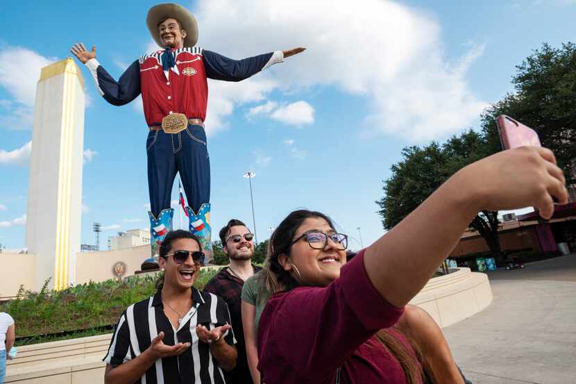 Quedan pocos días para tomarse un selfie con Big Tex en la Feria Estatal de Texas.