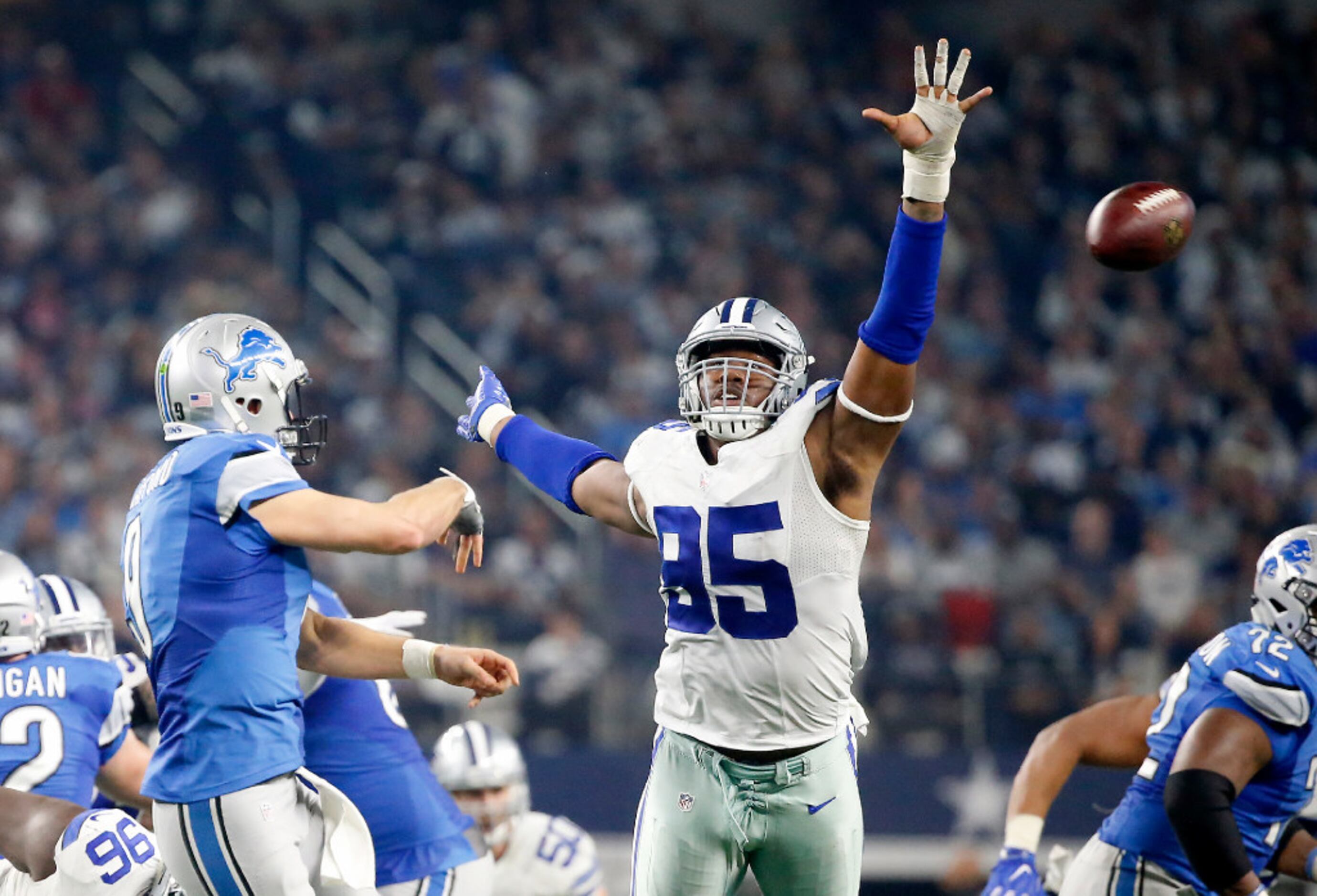 Cowboys DE Demarcus Lawrence facing four-game suspension