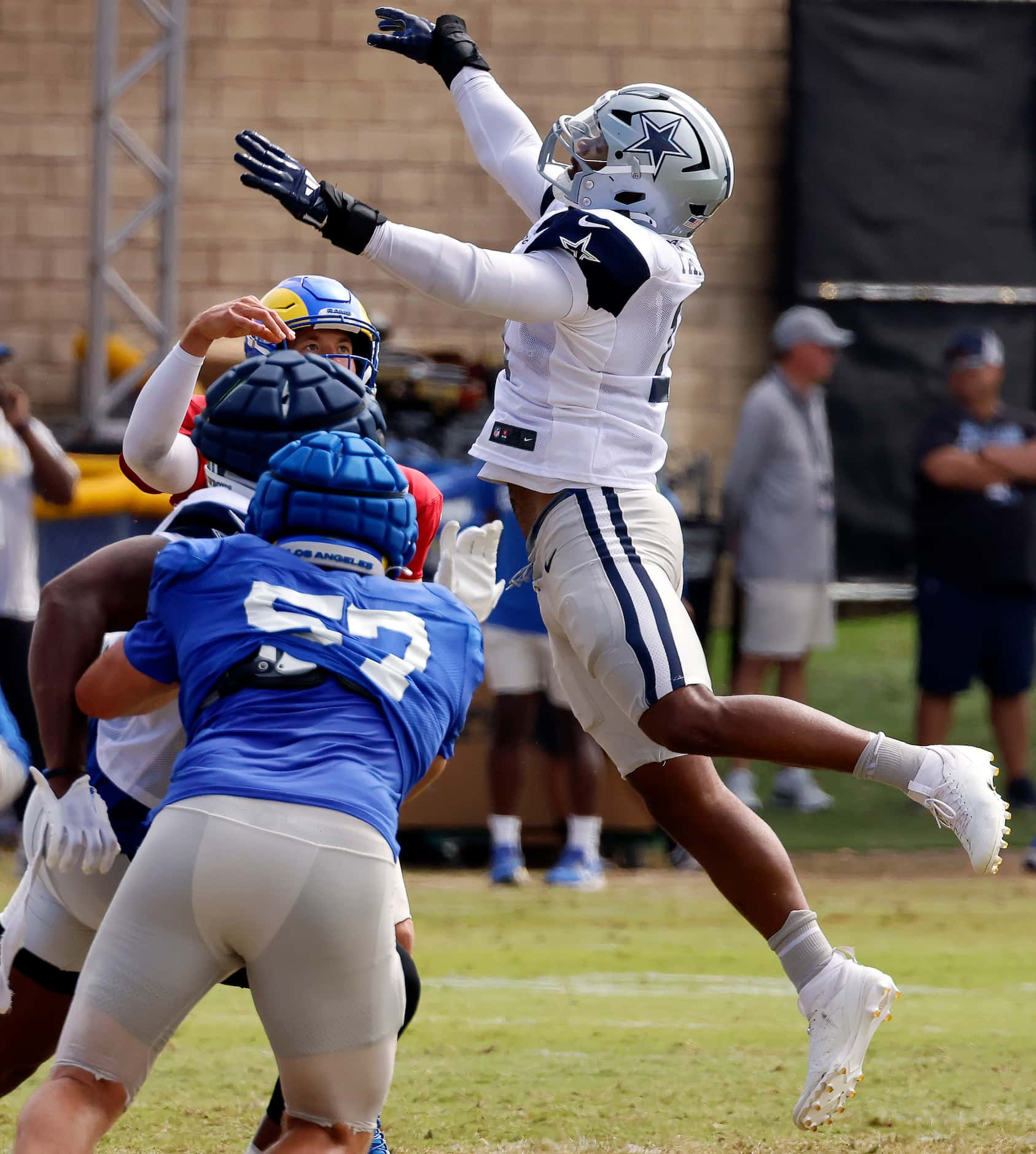 Dallas Cowboys linebacker Micah Parsons (11) attempted to knock down a Los Angeles Rams...