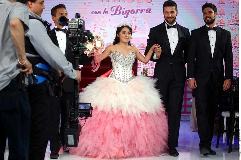 Durante el programa de Raquel Bigorra, Rubí bailó con chambelanes al ritmo de “Payaso de...