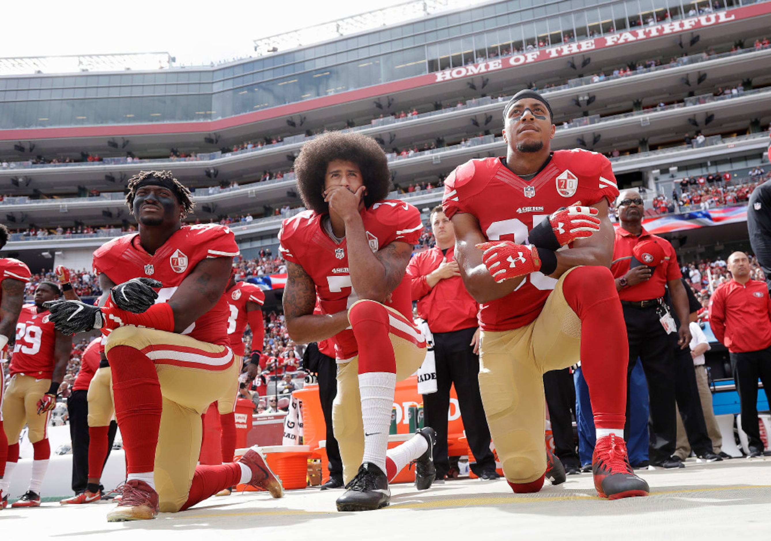 Colin Kaepernick, other 49ers kneel before anthem; what Cowboys think of  protests