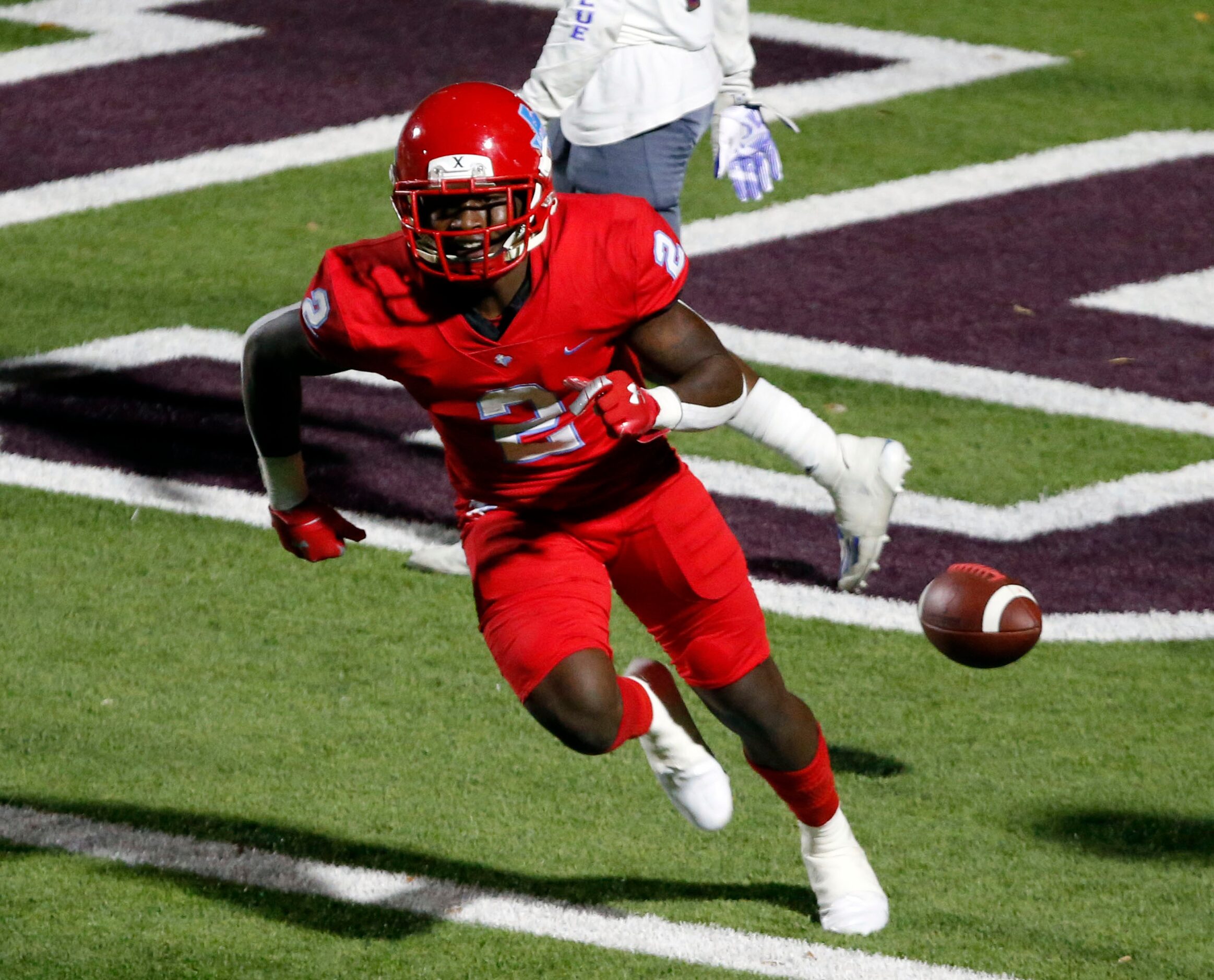 Skyline's Quaydaruis Davis (2) celebrates his touchdown during the final quarter of a high...