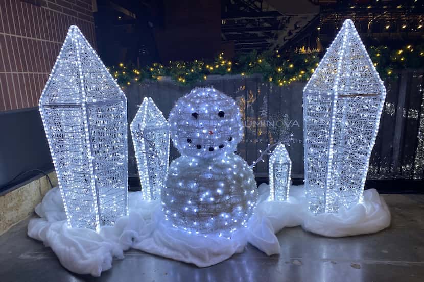Luminova Holidays, una nueva exhibición de luces de Navidad llega al Globe Life Field en...