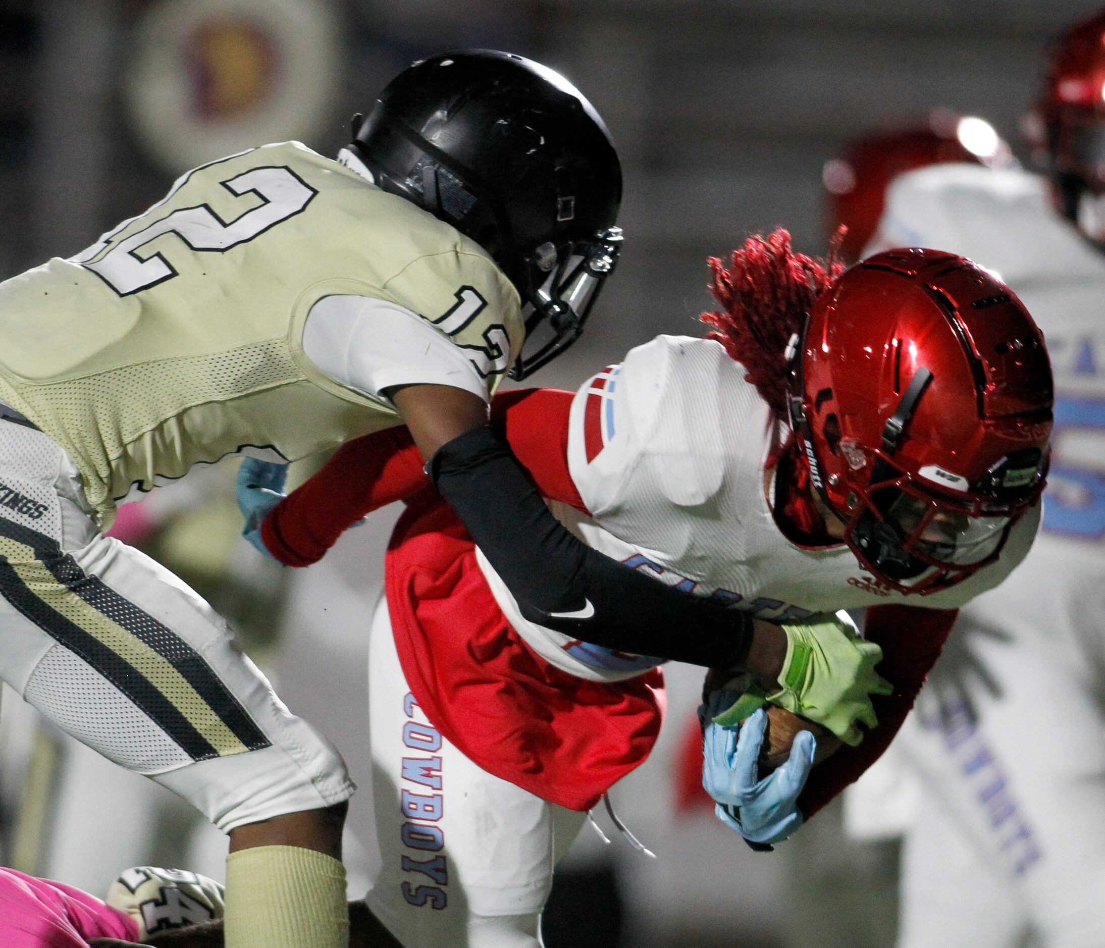 Dallas Carter running back Edward Robinson (2) lunges into the end zone for a 2nd quarter...