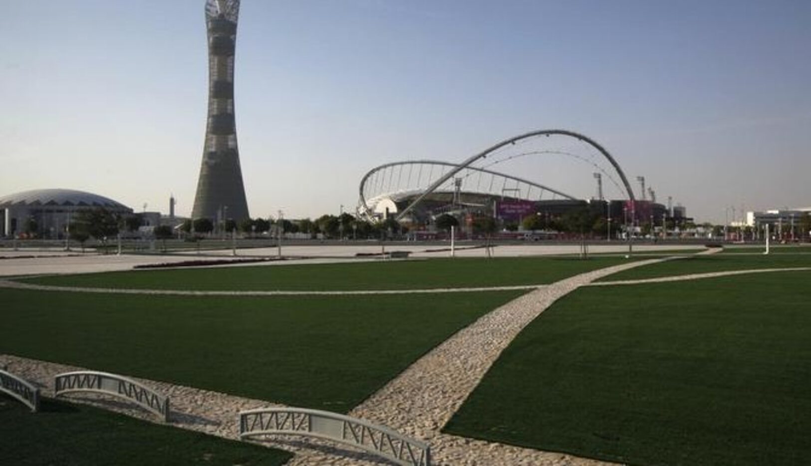 
				El estadio Khalifa en Doha, Qatar. (AP/Kin Cheung)
				