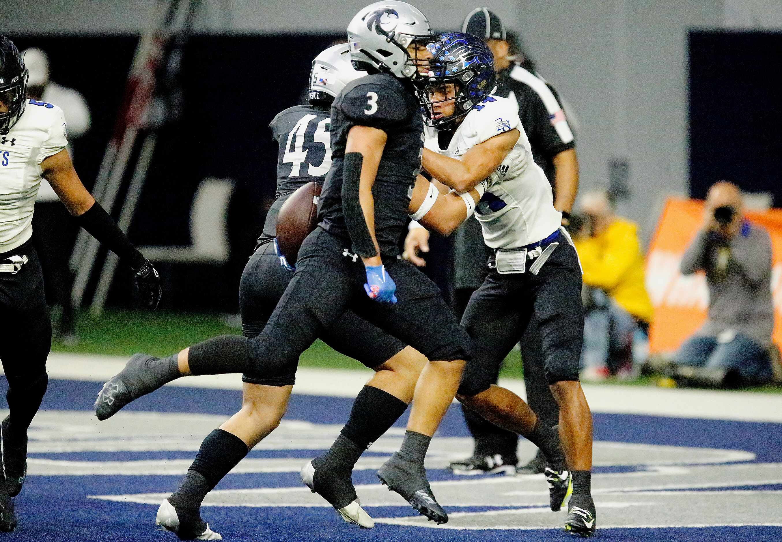 Guyer High School running back Trey Joyner (3) goes untouched into the end zone during the...