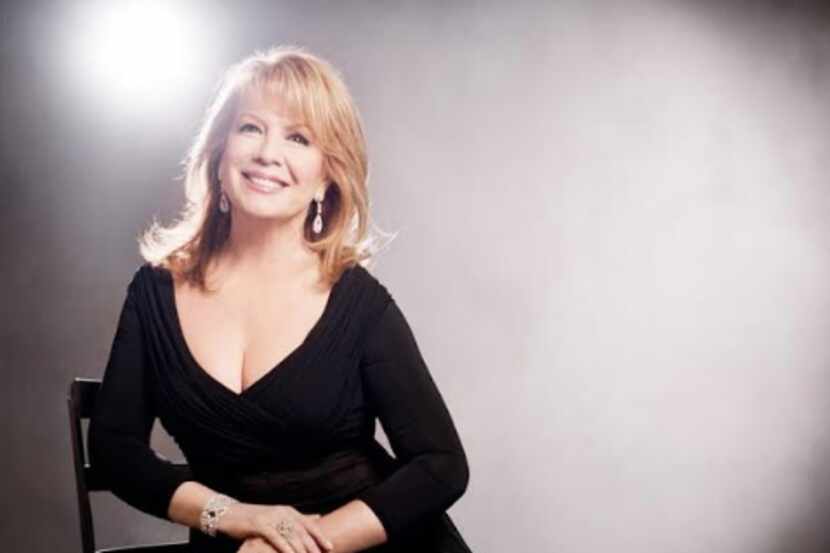 Vikki Carr tendrá concierto en el Norte de Texas junto a Mariachi Los Camperos.