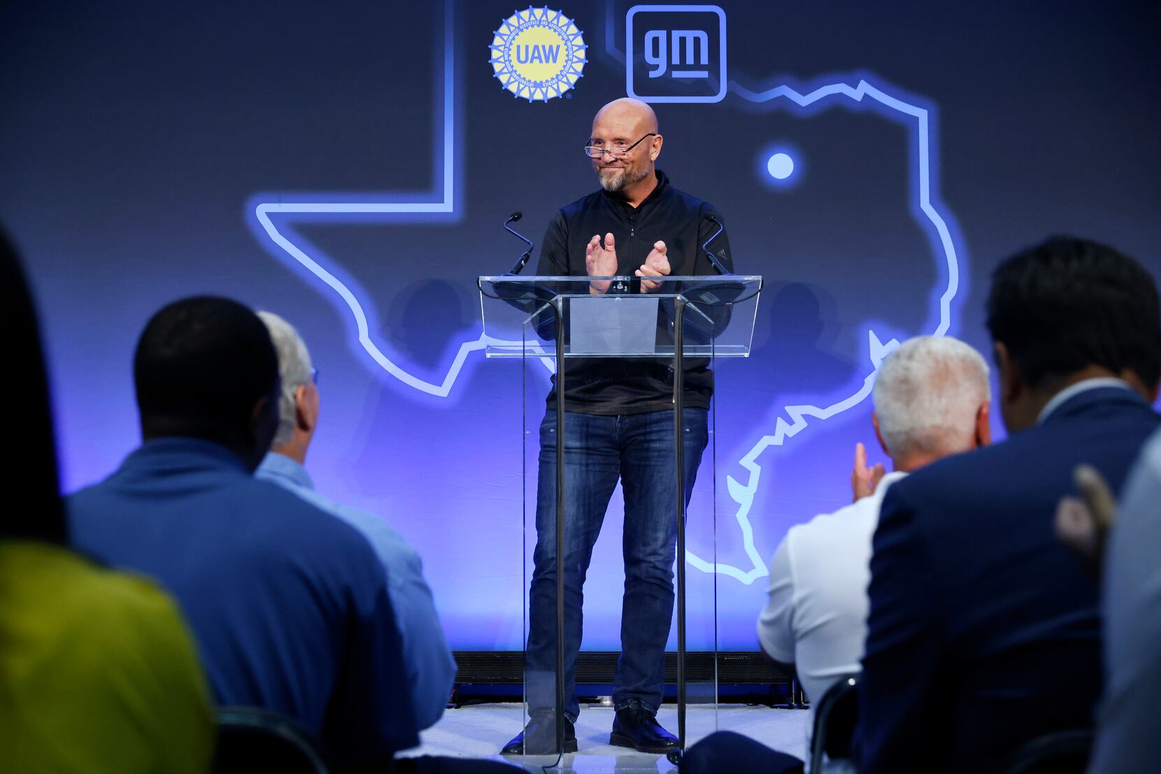 GM investing $500 million to build big new internal combustion-powered SUVs