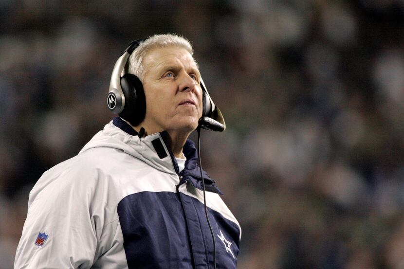 ORG XMIT: *S0418823909* Dallas Cowboys head coach Bill Parcells walks the sidelines during...