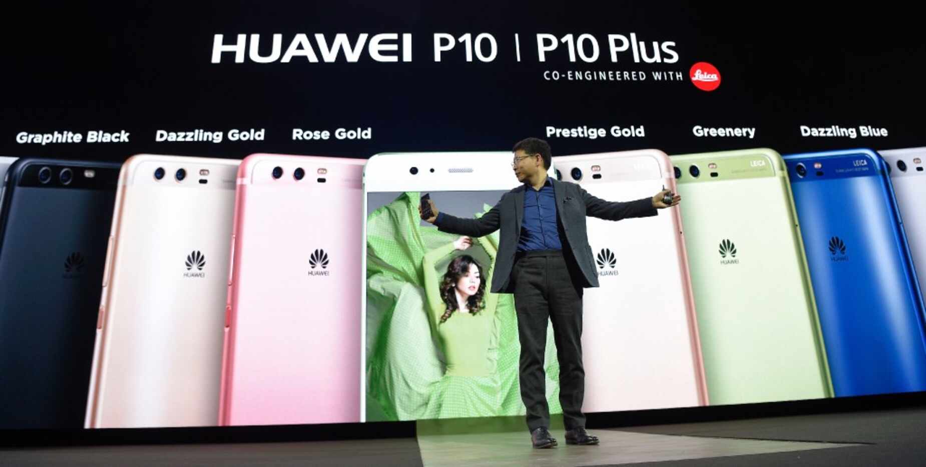 Huawei's CEO Richard Yu presents the new P10 smartphone. (AFP/Getty Images)