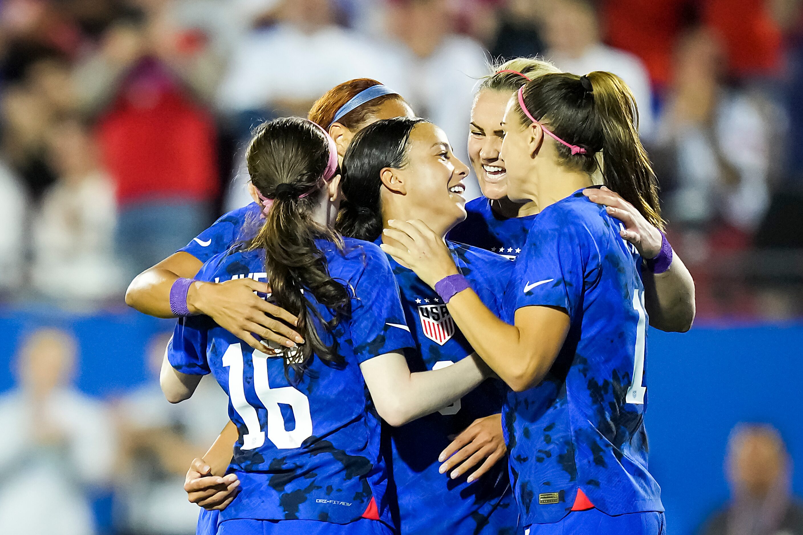 United States forward Mallory Swanson (9) celebrates with midfielder Rose Lavelle (16),...