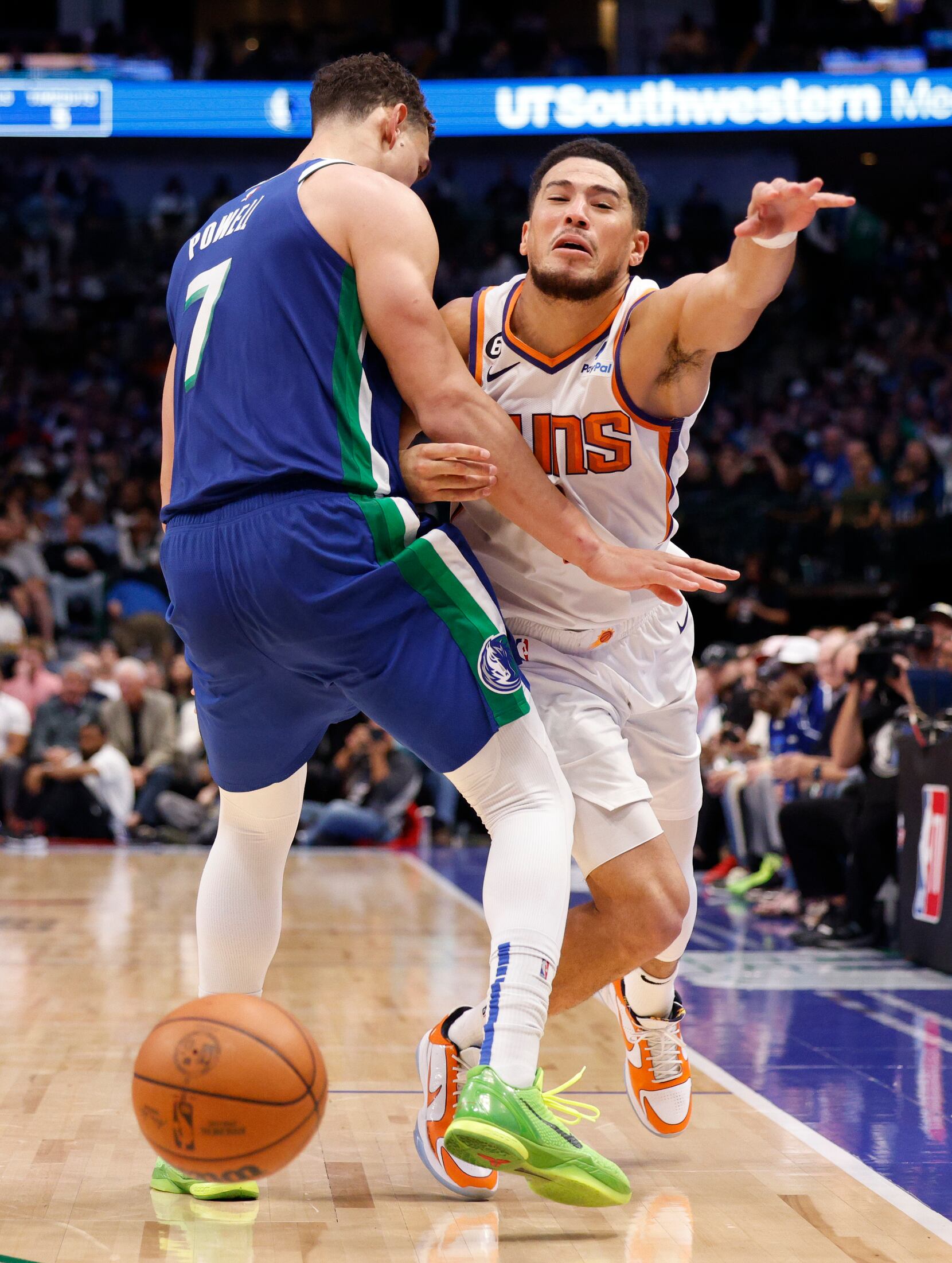 Doncic, Mavericks preserve big lead, roll past Suns 130-111