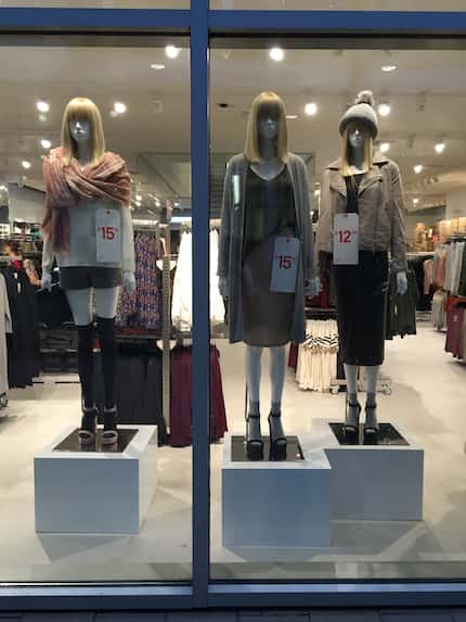 F21 Red's mission is clear, even to passersby: Prices are low, low, low.