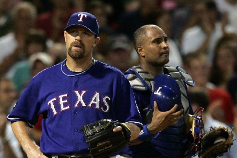 ORG XMIT: *S0413653647* Texas Rangers relief pitcher Doug Brocail and catcher Sandy Alomar...