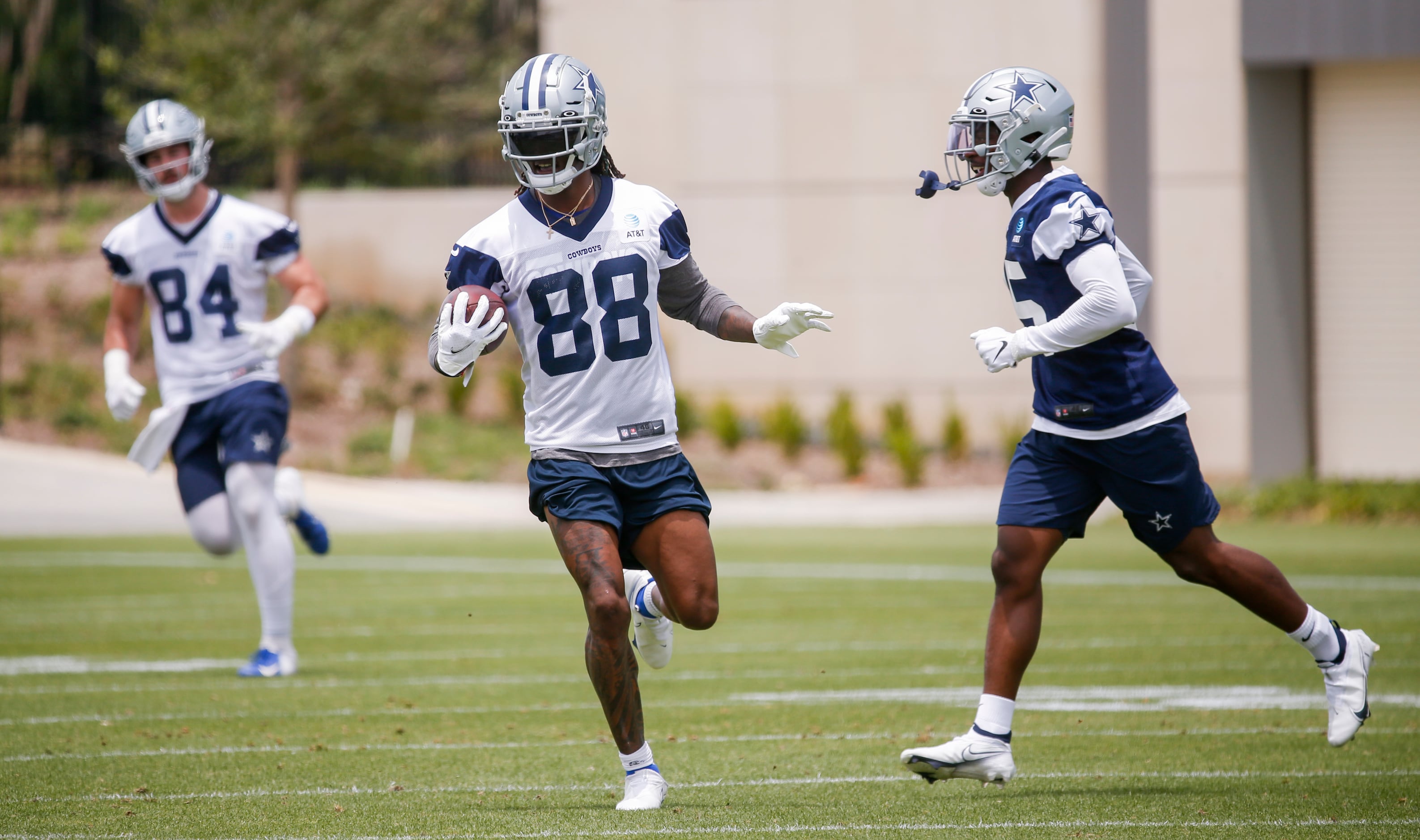 CeeDee Lamb embraces the pressure of wearing No. 88 for Cowboys