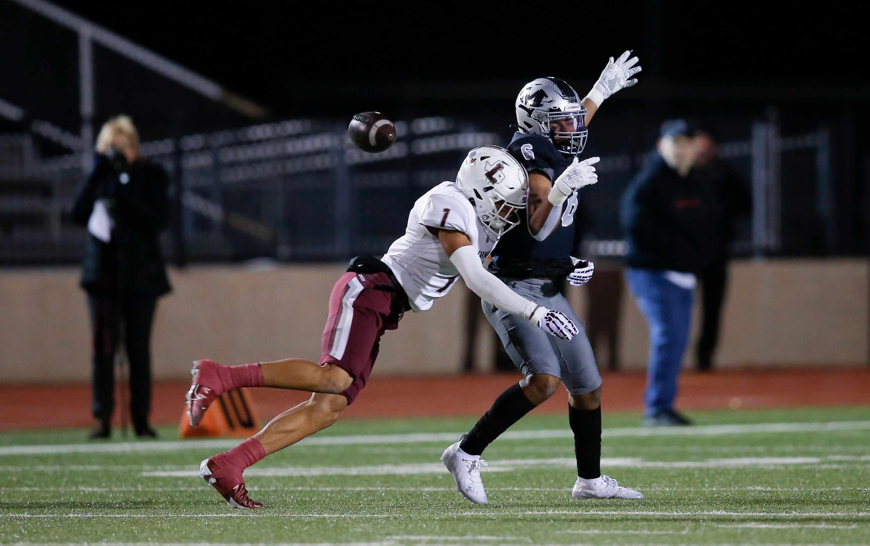 Arlington Martin sophomore running back Tristan Bittle (6) is unable to catch a pass as...