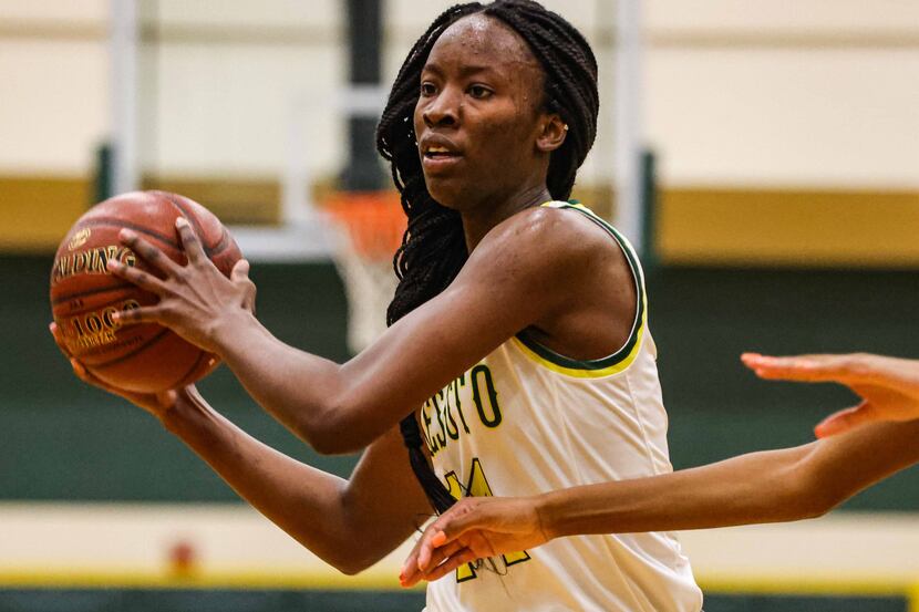 Amina Muhammad averaged 10 points, 8 rebounds and 3.5 steals as junior for DeSoto's Class 6A...