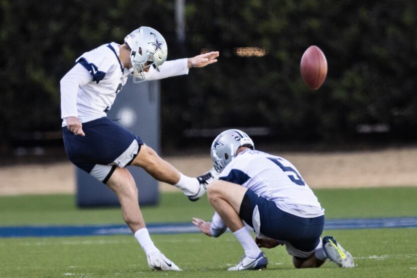 New Dallas Cowboys kicker Tristan Vizcaino (3) kicks during practice on Thursday, Jan. 19,...