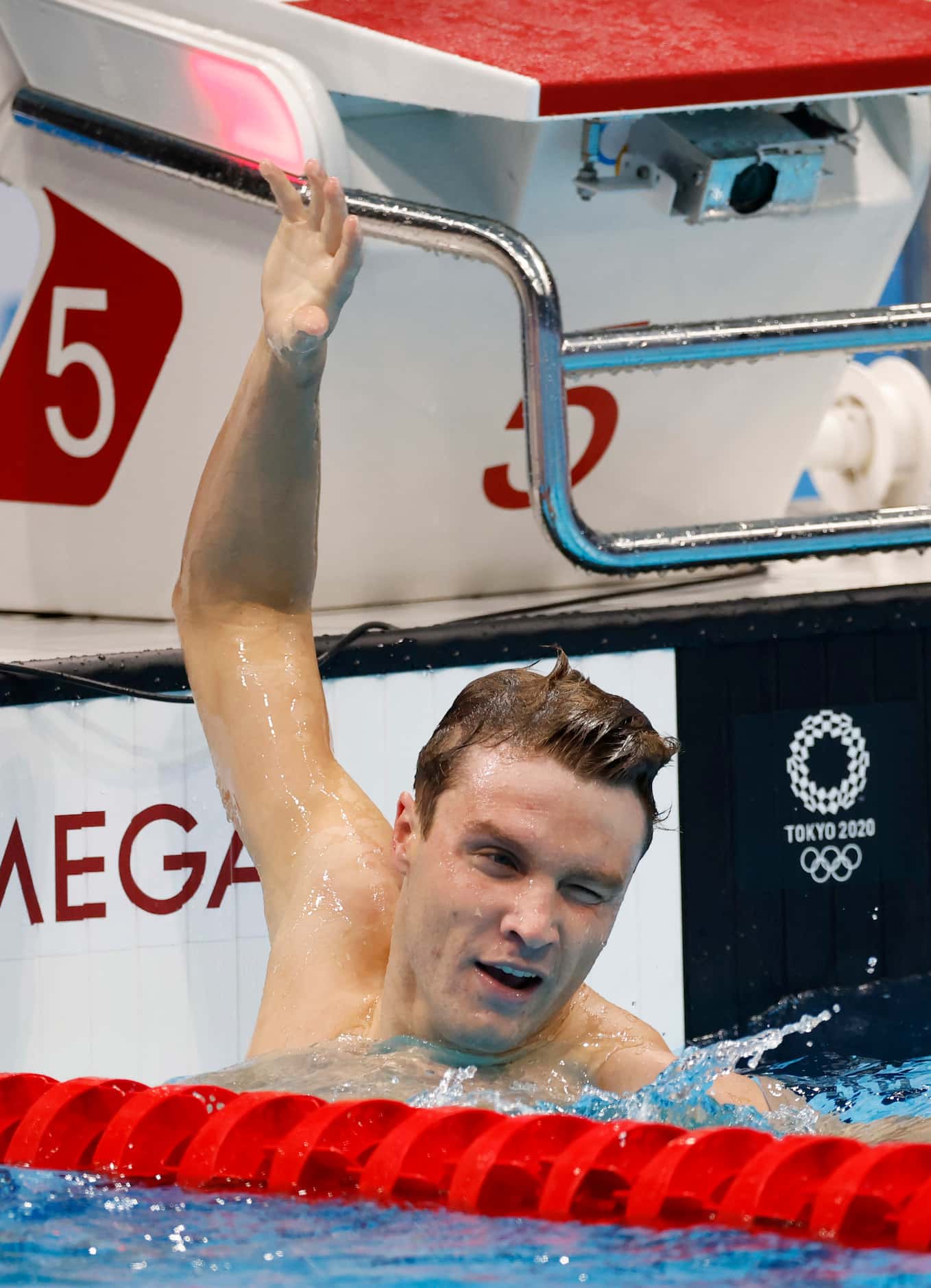 USA’s Robert Finke celebrates after winning the men’s 1500 meter freestyle final during the...