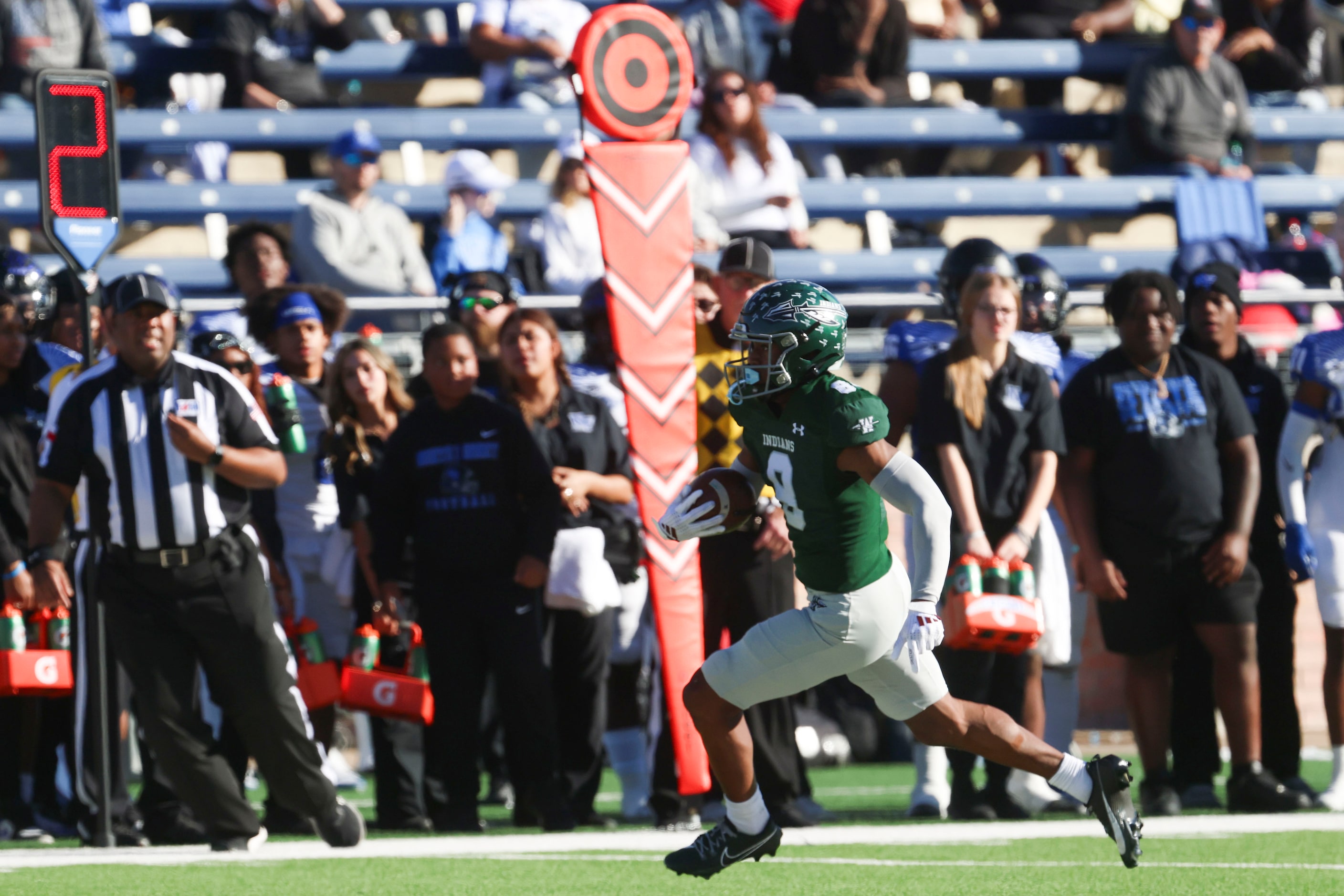 Waxahachie High’s Kohen Brown runs for a 20-yard touchdown against North Forney High during...