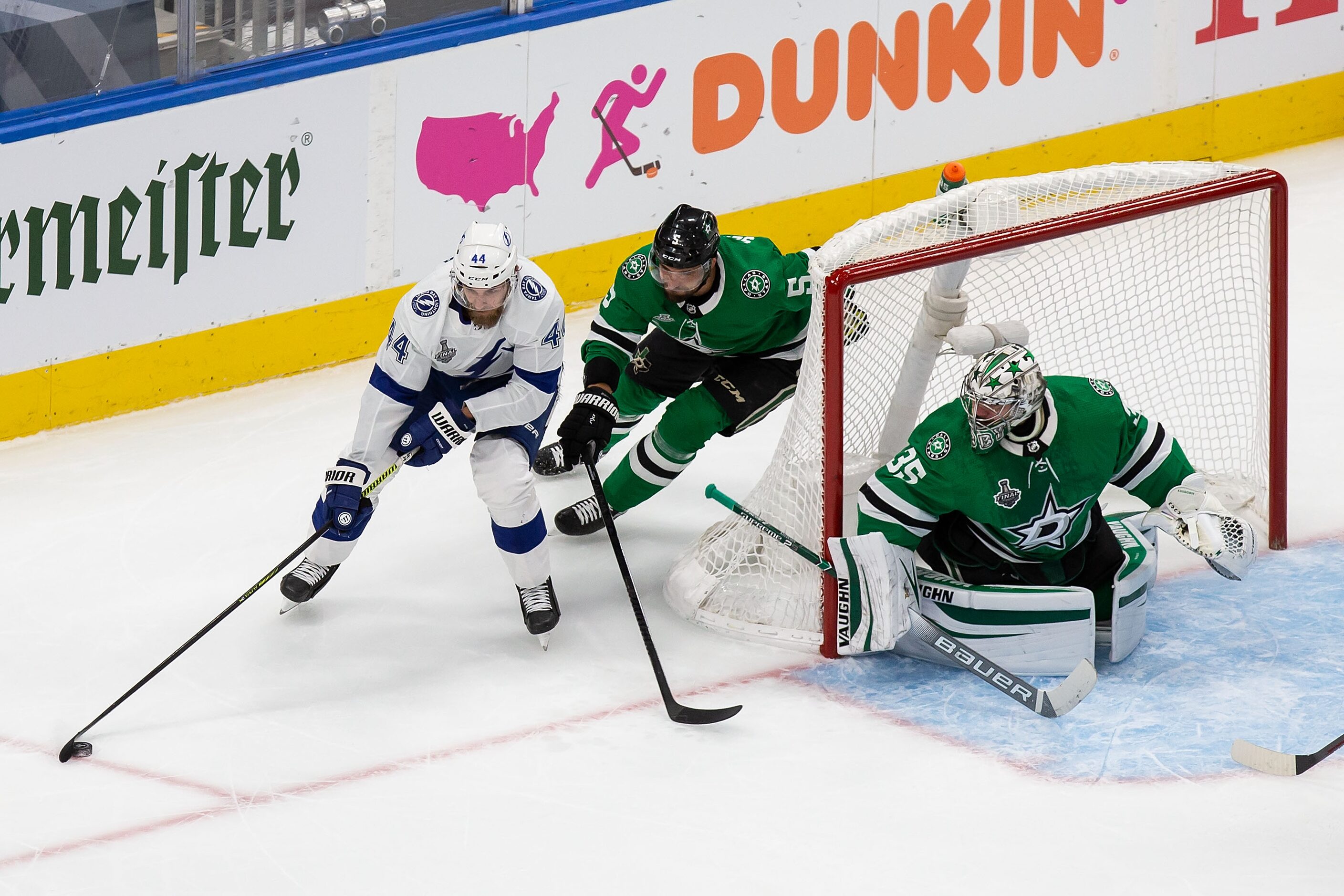 Andrej Sekera (5) and goaltender Anton Khudobin (35) of the Dallas Stars defend against Jan...